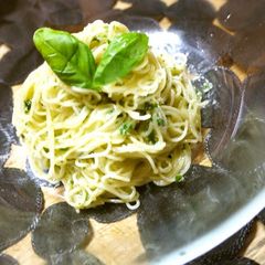 A picture of Chilled Spaghetti with Basil Sauce and Yogurt.