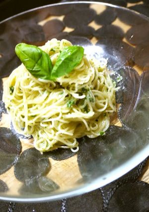 A picture of Chilled Spaghetti with Basil Sauce and Yogurt.
