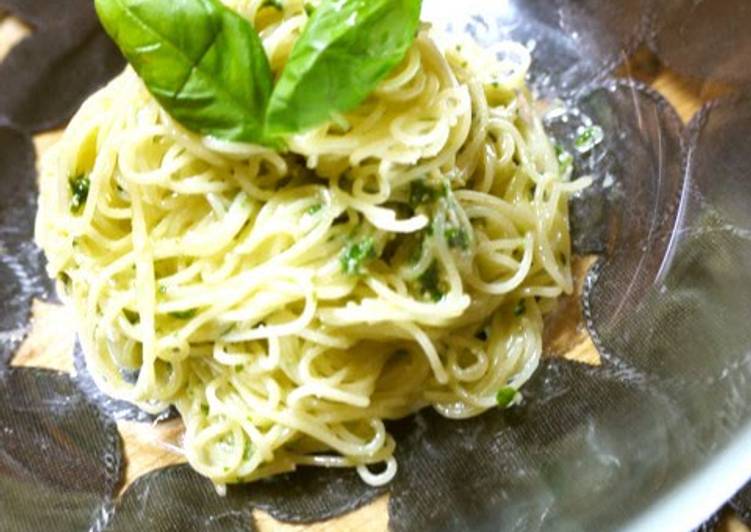 Step-by-Step Guide to Make Ultimate Chilled Spaghetti with Basil Sauce and Yogurt