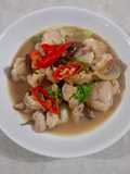 Ayam tumis jamur hioko daun wangsui