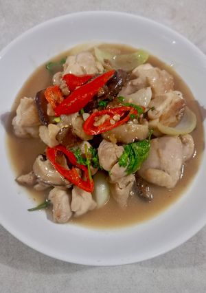 Foto resep Ayam tumis jamur hioko daun wangsui
