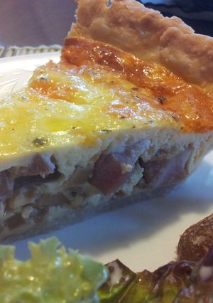 A picture of Ham, mushroom & cheese quiche.