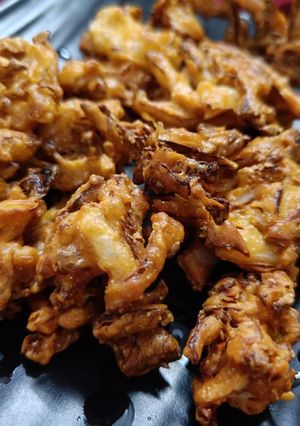 A picture of Onion Pakoda.