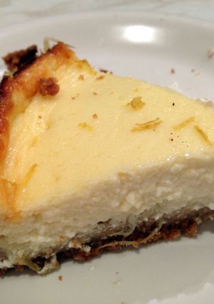 A picture of Lemon And Ginger Cheesecake.