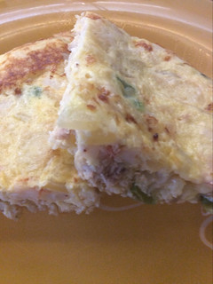 Una foto de Tortilla de merluza con atún