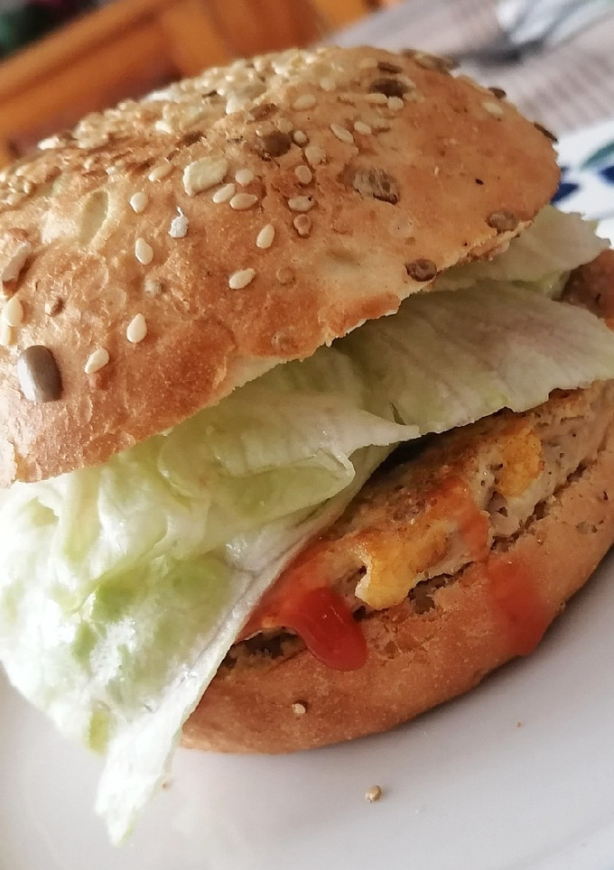Una foto de Hamburguesa de atún 🐟