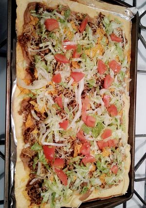 A picture of Taco Pizza.
