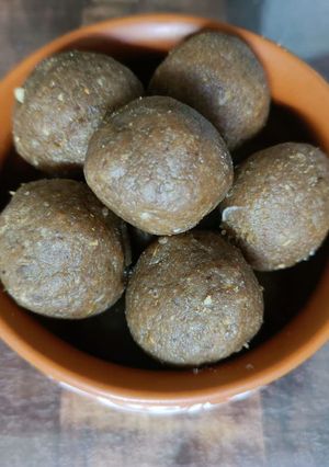 A picture of Methi Ladoo.
