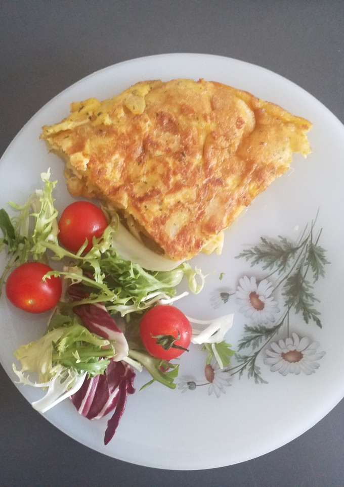 Una foto de Tortilla de patatas y bacalao