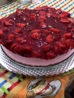 Una foto de Cheesecake de frutilla light, sin azúcar y sin TACC… y sin cocción!!