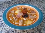 Una foto de alubias con morro de cerdo