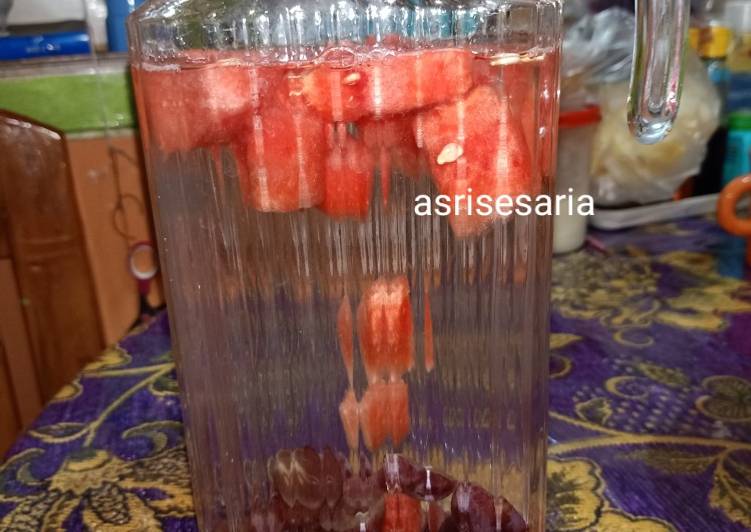 Infused Water Semangka Anggur