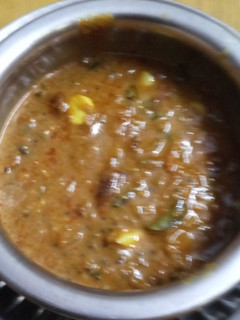 தக்காளி புளிக்குழம்பு (Thakkali pulikulambu recipe in tamil) செய்முறை முக்கிய புகைப்படம்