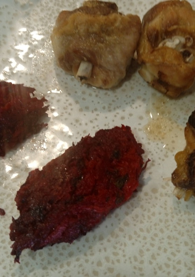 Una foto de Pollo al horno con remolacha a la plancha