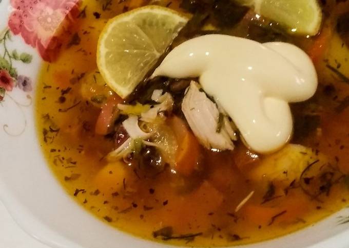 Суп-солянка с колбасой