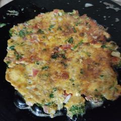 A picture of 3 color Omelette.
