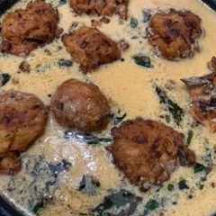 Dahi kadhi with pakora A picture of Dahi kadhi with pakora.