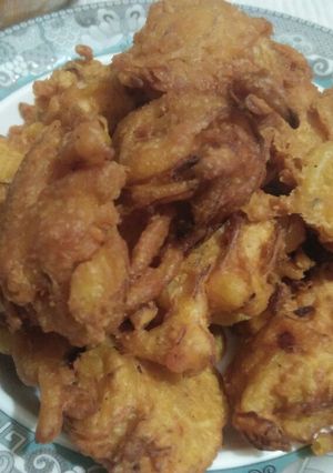 A picture of Onion, cabbage pakora😃😃.