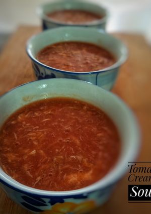 A picture of Cream of tomato soup.
