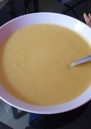 Una foto de Puré de calabacín y patata (apto para gastritis y sin gluten)
