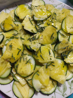 Una foto de Ensalada de Pepino con Piña 😎