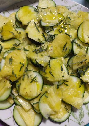 Una foto de Ensalada de Pepino con Piña 😎