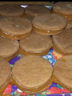Una foto de Alfajores de chocolate con dulce de leche 🍫😋
