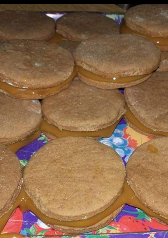 Una foto de Alfajores de chocolate con dulce de leche 🍫😋