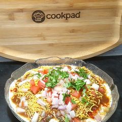 A picture of Aloo tikki chaat !.