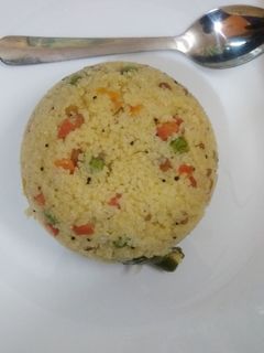 கோதுமை ரவை உப்புமா (kothumai ravai upma recipe in tamil) செய்முறை முக்கிய புகைப்படம்