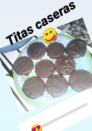 Una foto de Titas caseras