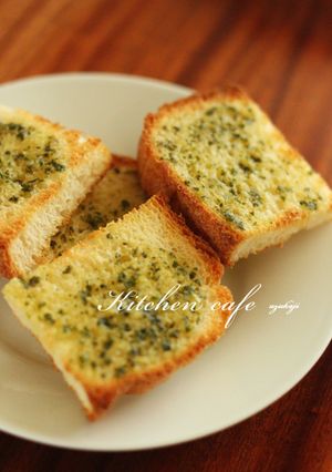A picture of Garlic Basil Toast.