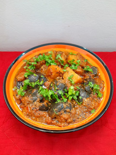 રીંગણ બટેટાનું ભરેલું શાક રેસીપી મુખ્ય ફોટો