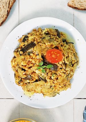 Une photo de Poêlée de petit épeautre à l'aubergine