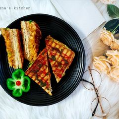 A picture of Grilled Chicken Cheesy Triple Sandwich.