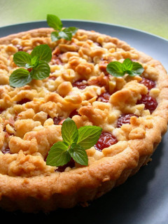 A picture of Cherry Crumble Tart.