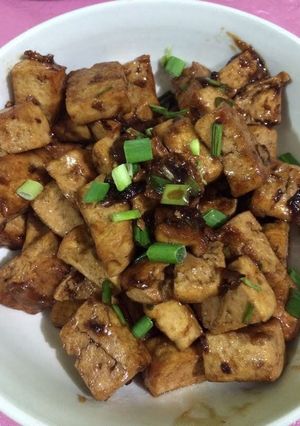 A picture of Stir Fried Tofu In Oyster Sauce.