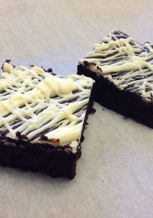 A picture of Fudgy Avocado Brownies.