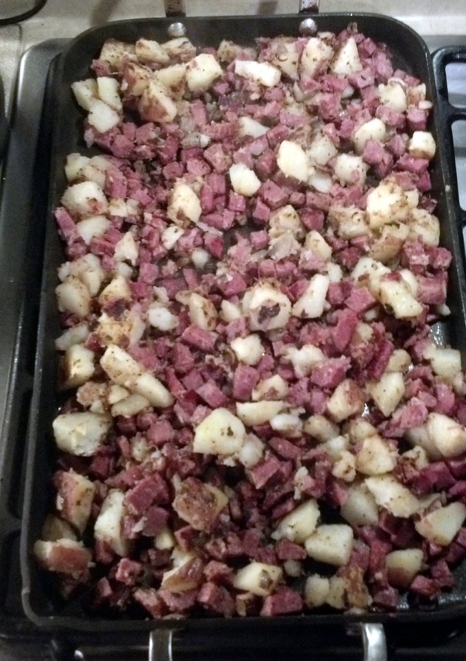 A picture of Easy corned beef hash.