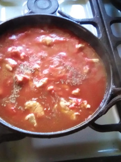 Una foto de Salsa con pollo 🐥