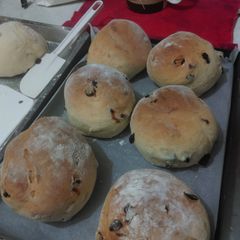 A picture of Cranberry buns.