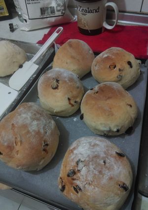 A picture of Cranberry buns.
