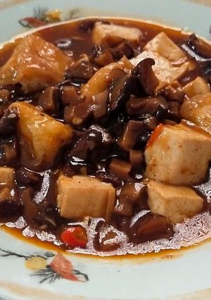 Hình của món Đậu phụ Tứ Xuyên chay.