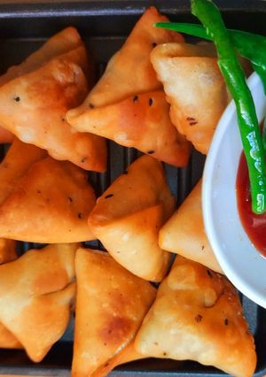 मिनी समोसा (mini samosa recipe in Hindi) रेसिपी मुख्य फोटो