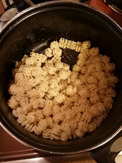 A picture of Garlic Parmesan Noodles.