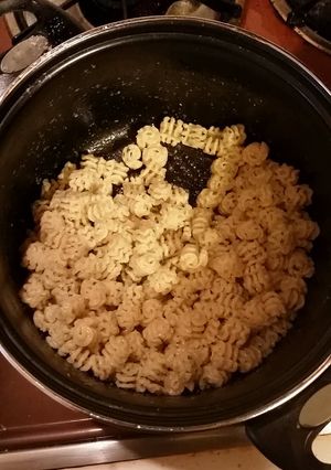 A picture of Garlic Parmesan Noodles.