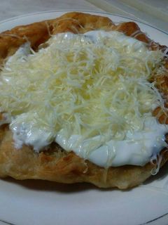 A legegyszerűbb strandos lángos recept fotója
