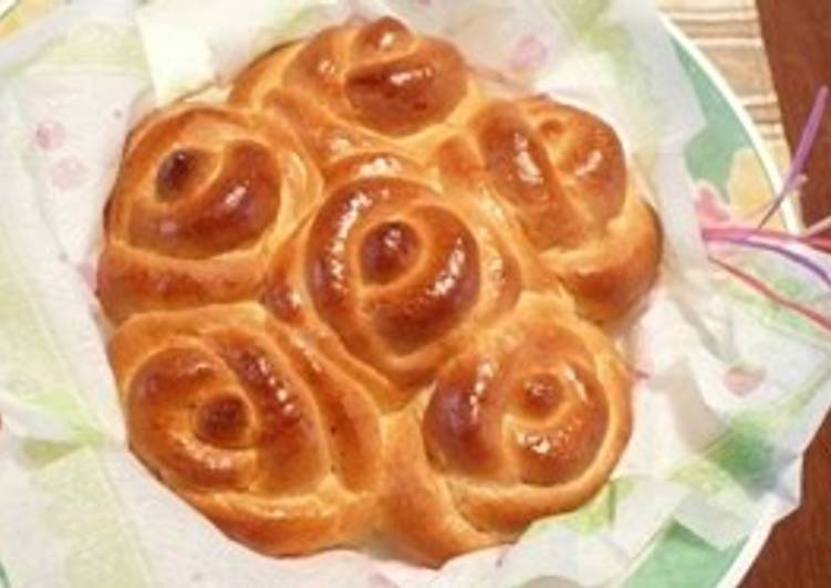 Guide to Make Bouquet of Roses Bread