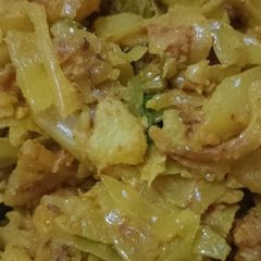 A picture of Aloo patta ghobhi.