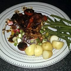 A picture of Tuna in a Balsamic Glaze.